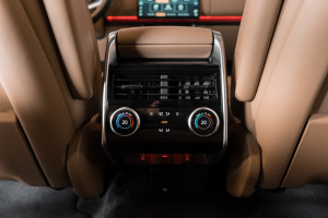 Range Rover P550e HSE 25MY