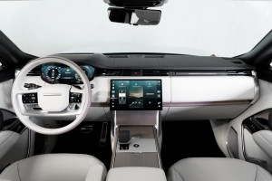 Range Rover P550e LWB Autobiography 25MY