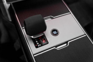 Range Rover P460e LWB Autobiography 25MY