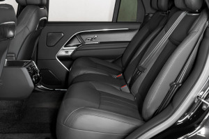 Range Rover P460e LWB Autobiography 25MY