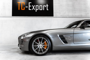 Mercedes-Benz SLS AMG