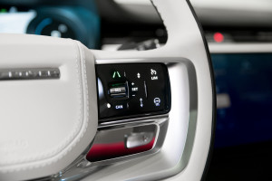 Range Rover P460e LWB Autobiography 24MY