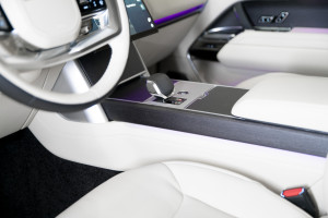 Range Rover P460e LWB Autobiography 24MY