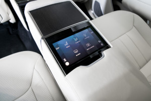 Range Rover P460e LWB Autobiography 24MY