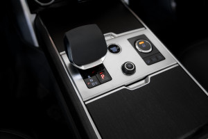 Range Rover P440e LWB Autobiography 23MY