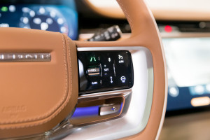 Range Rover P615 LWB SV 4-seats 24MY