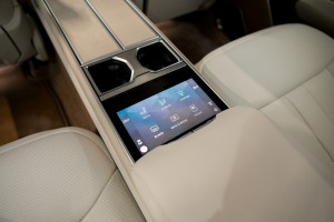 Range Rover P615 LWB SV 4-seats 24MY