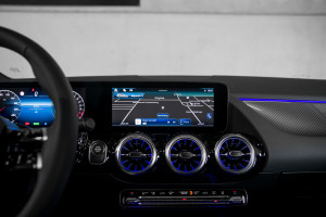 Mercedes-Benz B250e AMG Line