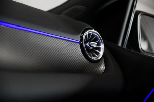 Mercedes-Benz B250e AMG Line