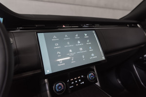 Range Rover P440e SE