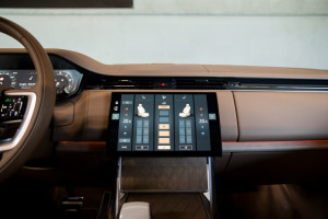 Range Rover P615 LWB SV 4 Seats