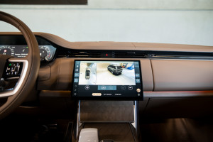 Range Rover P615 LWB SV 4 Seats