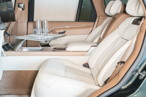 Range Rover P615 LWB SV 4 Seats