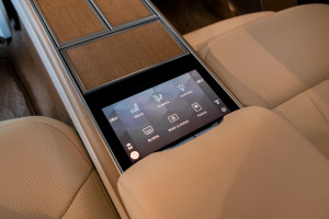 Range Rover P615 LWB SV 4 Seats