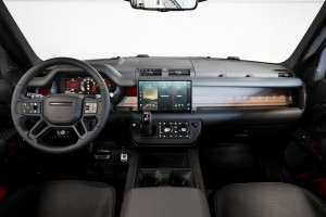 Land Rover Defender 110 P635 OCTA 25MY