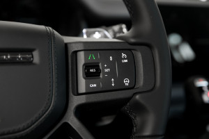 Land Rover Defender 110 P635 OCTA 25MY