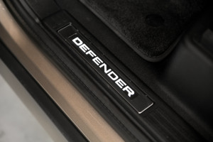 Land Rover Defender 110 P635 OCTA 25MY