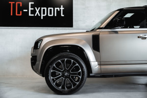 Land Rover Defender 110 P635 OCTA 25MY