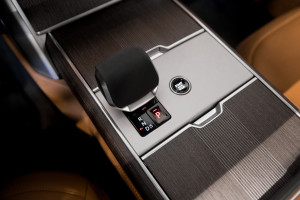 Range Rover P460e LWB Autobiography 25MY