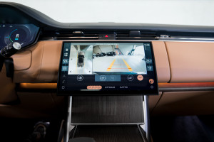 Range Rover P460e LWB Autobiography 25MY