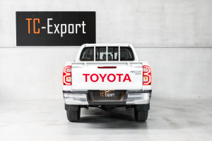 Toyota Hilux DC 2.4L 4x4 Diesel