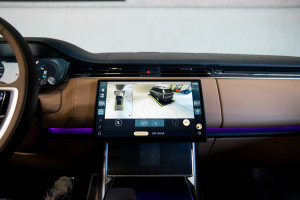 Range Rover P460e LWB Autobiography 25MY