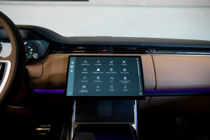 Range Rover P460e LWB Autobiography 25MY