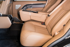 Range Rover P460e LWB Autobiography 25MY