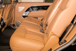 Range Rover P530 LWB Autobiography 24MY (7 seater)