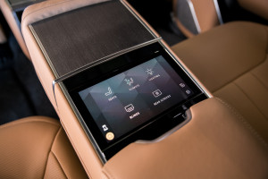 Range Rover P460e LWB Autobiography 25MY