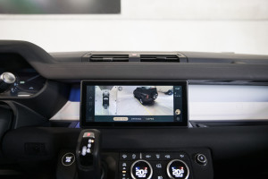 Land Rover Defender P400 S