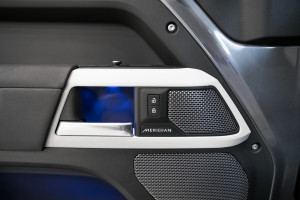 Land Rover Defender P400 S