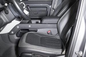 Land Rover Defender P400 S