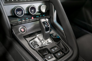 Jaguar F-TYPE Coupe P450 R-Dynamic RWD