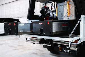 Toyota Land Cruiser HZJ79 4x4 Double Cab Pick-up Service Vehicle