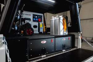 Toyota Land Cruiser HZJ79 4x4 Double Cab Pick-up Service Vehicle