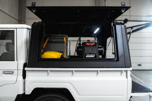 Toyota Land Cruiser HZJ79 4x4 Double Cab Pick-up Service Vehicle