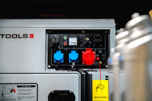 Toyota Land Cruiser HZJ79 4x4 Double Cab Pick-up Service Vehicle