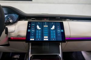 Range Rover P550e Autobiography 24MY