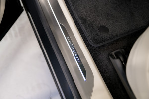 Range Rover P550e Autobiography 24MY