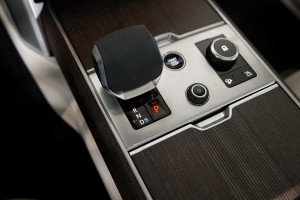 Range Rover P530 LWB Autobiography 23MY