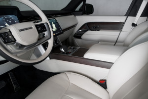 Range Rover P530 LWB Autobiography 23MY