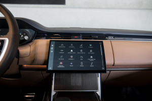 Range Rover P460e LWB Autobiography 25MY