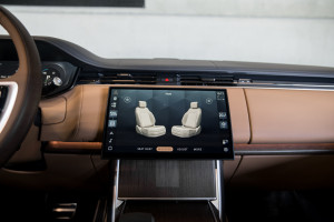 Range Rover P460e LWB Autobiography 25MY