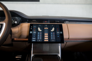 Range Rover P460e LWB Autobiography 25MY