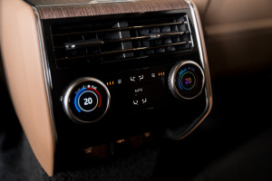 Range Rover P460e LWB Autobiography 25MY