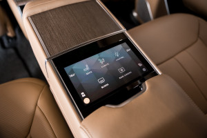 Range Rover P460e LWB Autobiography 25MY