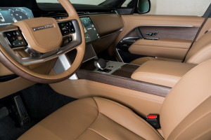 Range Rover P530 LWB Autobiography 25MY 7 Seats