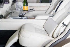 Range Rover P530 LWB SV 4Seats