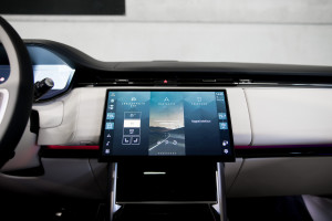 Range Rover P460e LWB Autobiography 24MY